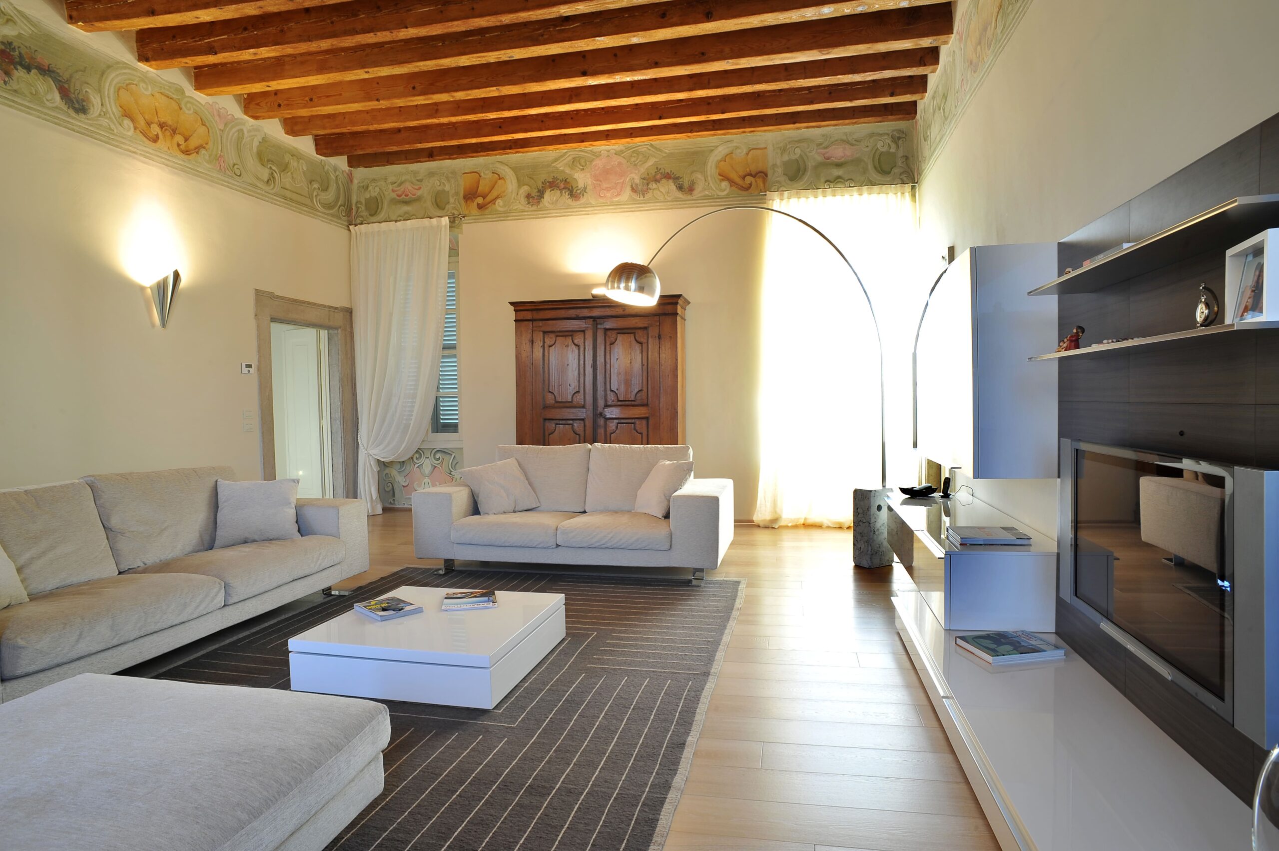 FB Interior Designer FB Interior Designer