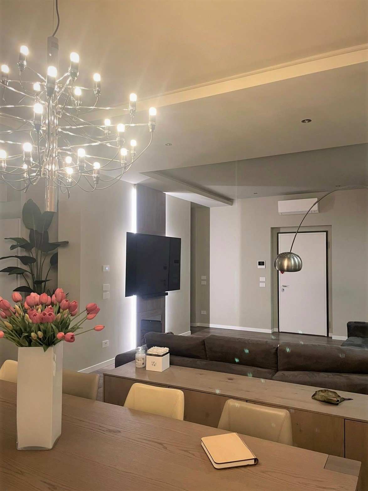 SALONE 1 FB Interior Designer